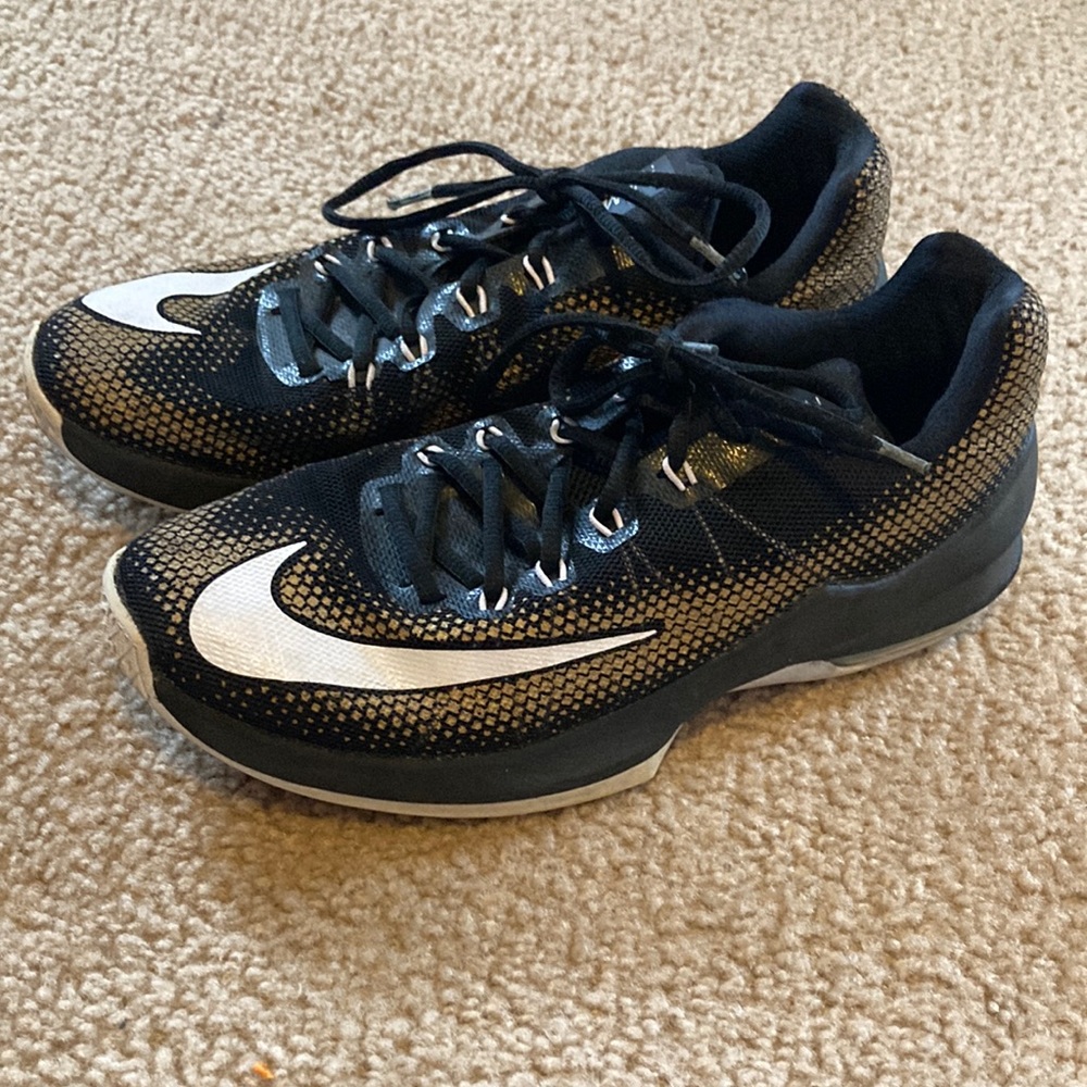 Nike Airmax Infuriate sz 8.5